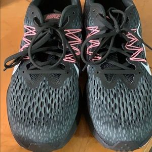 Women’s Nike shoes